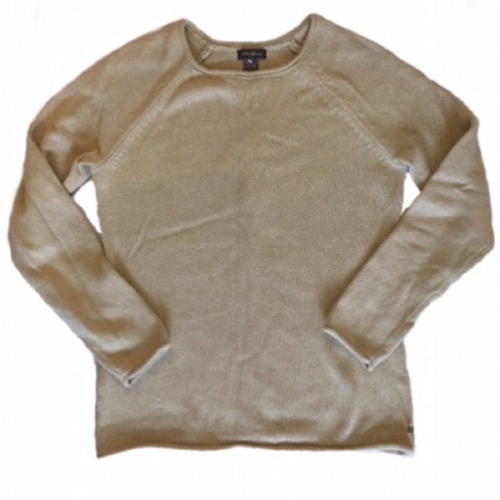 Light weight sweater